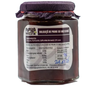 DULCEAȚĂ DE PRUNE CU NUCĂ
